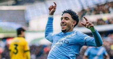 توتنهام يتراجع عن ضم عمر مرموش بسبب المطالب المالية المرتفعة للاعب