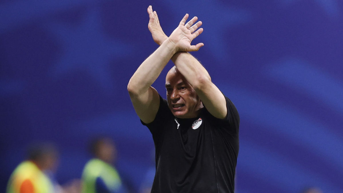 فيفا يفتح تحقيقاً تأديبياً ضد ثلاثي منتخب مصر عقب مواجهة الأرجنتين المونديالية
