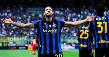 كالهانوغلو يضع بصمته الأولى في الدوري الإيطالي ويقود إنتر أمام مونزا