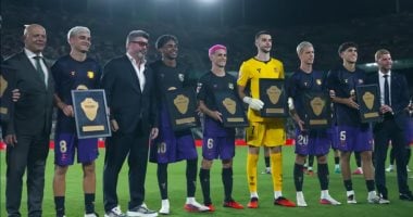 إلتشي يحتفي بأبطال العالم من برشلونة قبل انطلاق مواجهة الدوري الإسباني
