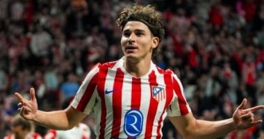 أتلتيكو مدريد يغلق أبوابه أمام برشلونة في ملف التعاقد مع جوليان ألفاريز