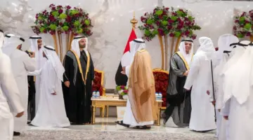 الحكام يؤدون صلاة العيد ويستقبلون المهنئين بالعيد