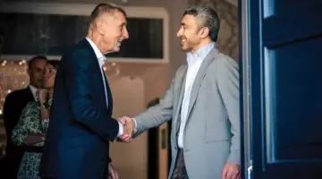 عبدالله بن زايد يلتقي رئيس وزراء التشيك في براغ