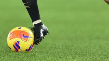 قدم.. الهلال يؤجل تتويج النصر بلقب الدوري السعودي إلى الجولة الختامية