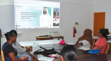 100 معلم ومعلمة جدد يستفيدون من «المدرسة الرقمية» في سيشيل