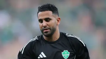 بالفيديو.. ما حقيقة رحيل رياض محرز عن الأهلي؟