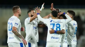 حقيقة فسخ عقد كريم بنزيما مع الهلال.. وسيموني إنزاجي يرسم خطة الميركاتو بـ”صفقة كبيرة” في هذا المركز!