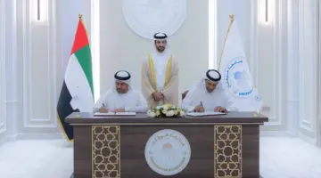 سلطان بن أحمد يشهد توقيع شراكات استراتيجية لجامعة خورفكان