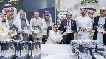 نهيان بن مبارك يشهد توقيع وإطلاق كتاب محمد بن زايد بالهندية
