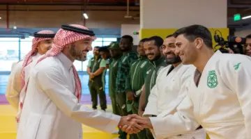 وزير الرياضة يدشّن مركز النخبة للرياضات القتالية في جدة
