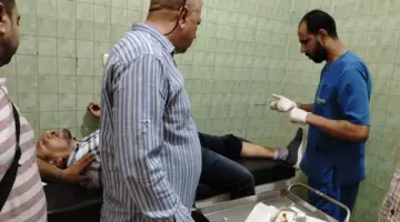 وفد مشترك من نقابة المعلمين ومديرية التعليم بأسيوط يطمئن على الحالة الصحية للمعلمين المصابين