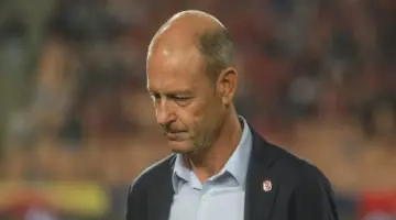 وكيل توروب يكشف أسرار الأيام الأخيرة في الأهلي.. أزمات قبل لقاء الزمالك وطلبات لم تُنفذ