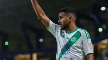 اتهام الأهلي بـ”الغدر” بنجم الجزائر .. مفاجأة في الكواليس قبل قرار فسخ عقد رياض محرز