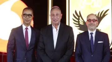 الأهلي يبرم صفقة رعاية استثمارية ضخمة مع فودافون لتسمية ملعبه الجديد رسمياً