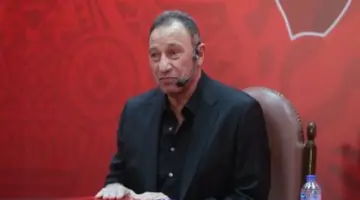 الخطيب يكشف تفاصيل الشراكة مع فودافون وتأثيرها على مشروع استاد الأهلي الجديد