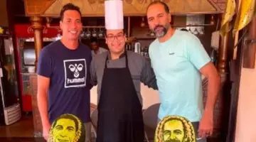 تكريم أسطورتي كرة اليد أحمد الأحمر وحسين زكي داخل معسكر البنك الأهلي