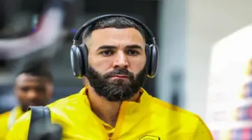 تمسك كريم بنزيما بكامل مستحقاته المالية يشعل أزمة حادة مع إدارة الهلال