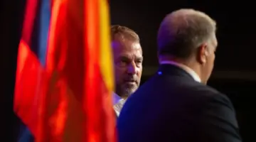 ثورة في برشلونة: لابورتا يضع قائمة بأسماء الراحلين عن صفوف الفريق قريباً