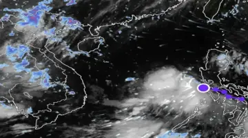 قد تتحول منطقة الضغط المنخفض فوق بحر الصين الجنوبي إلى منخفض استوائي خلال الـ 24 ساعة القادمة.
