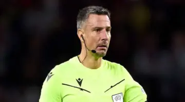 لقطات مؤثرة توثق لحظات انهيار حكم نهائي كأس العالم بين إسبانيا والأرجنتين