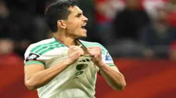 ليفانتي يعزز دفاعه بضم المدافع الجزائري عيسى ماندي بعقد طويل الأمد